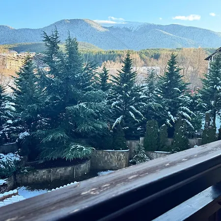 Апартамент Alpine Glow - Panoramic View Near Gondola Банско