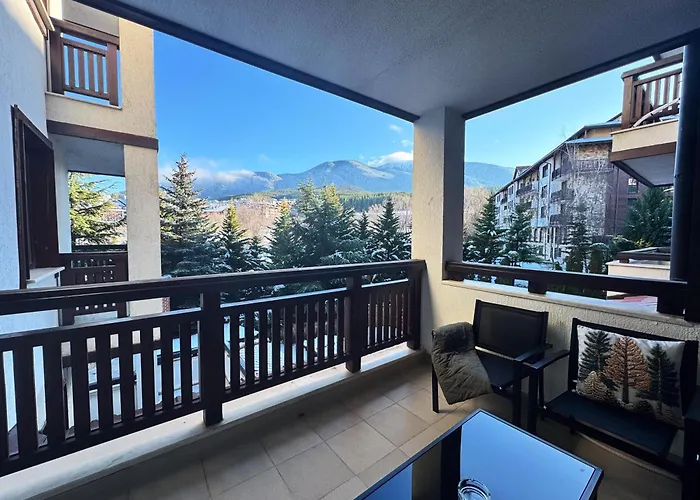 Alpine Glow - Panoramic View Near Gondola Apartment