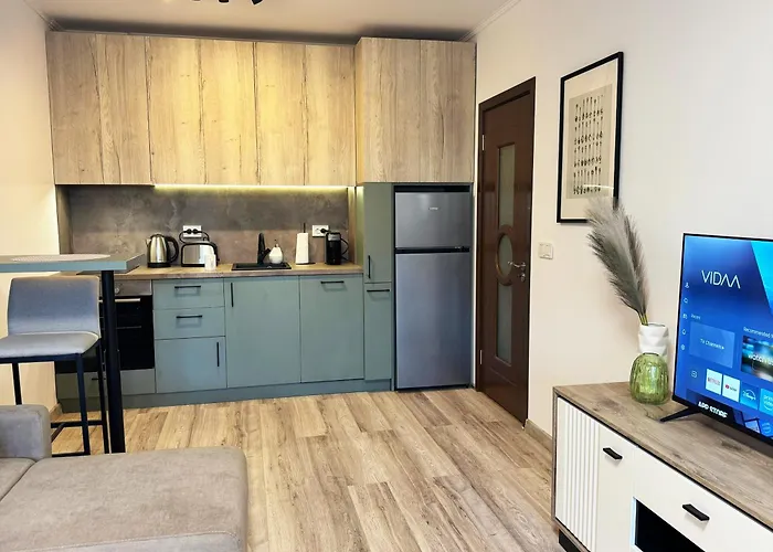 Alpine Glow - Panoramic View Near Gondola Apartment